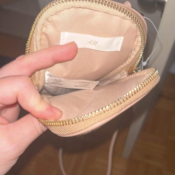 Woman’s Travel Duo - Picture 7 of 11